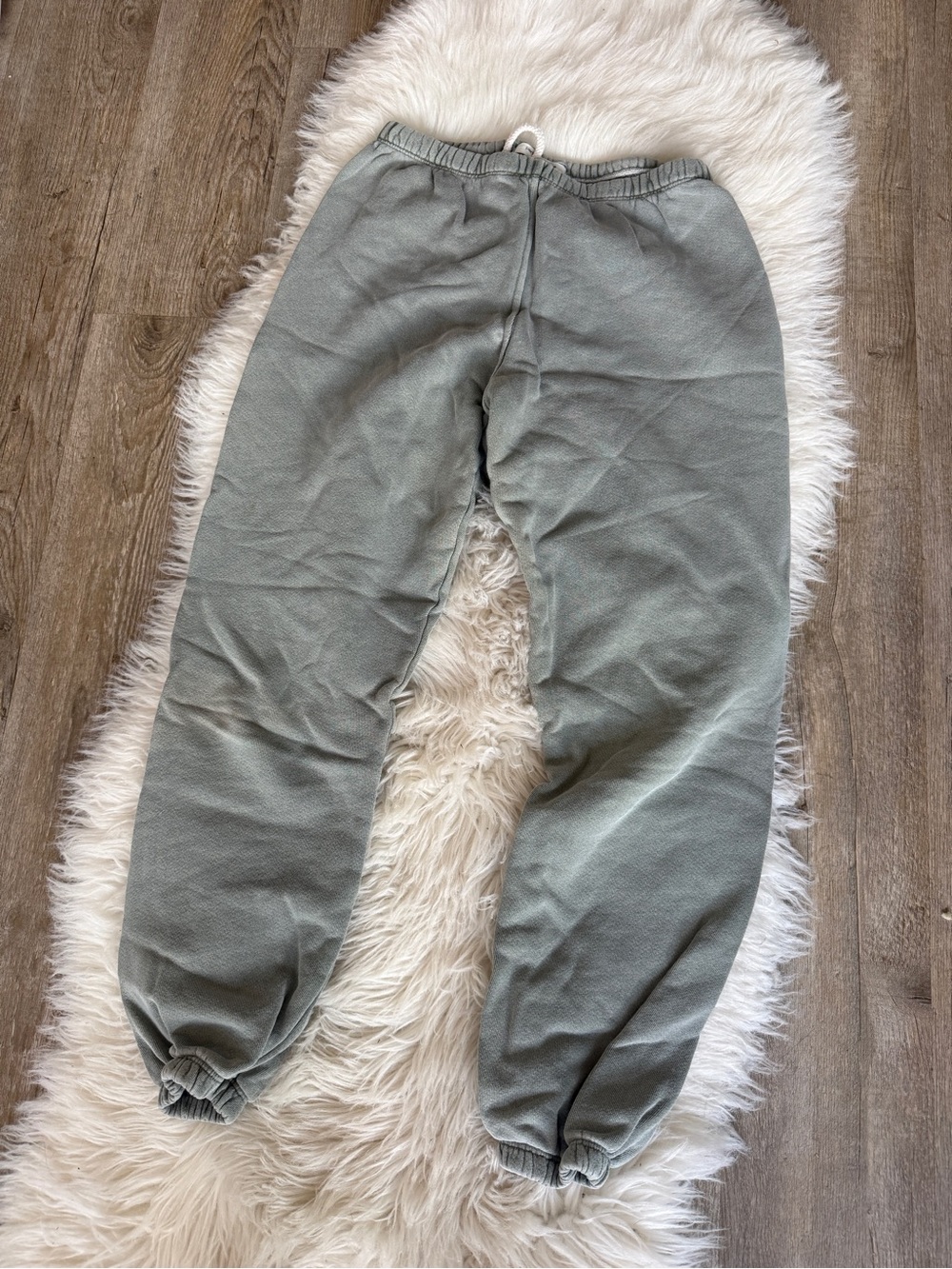 Perfect white tee sweatpants